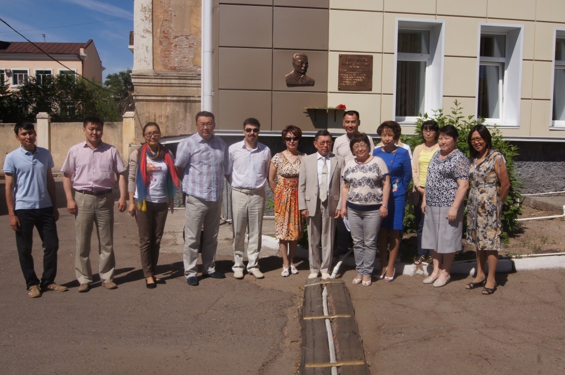 29 июня 2015 г. исполнилось 137 лет со дня рождения Владимира Петровича  Гирченко,  первого профессионального историка в Сибири, создателя Архивного управления Бурят-Монгольской АССР